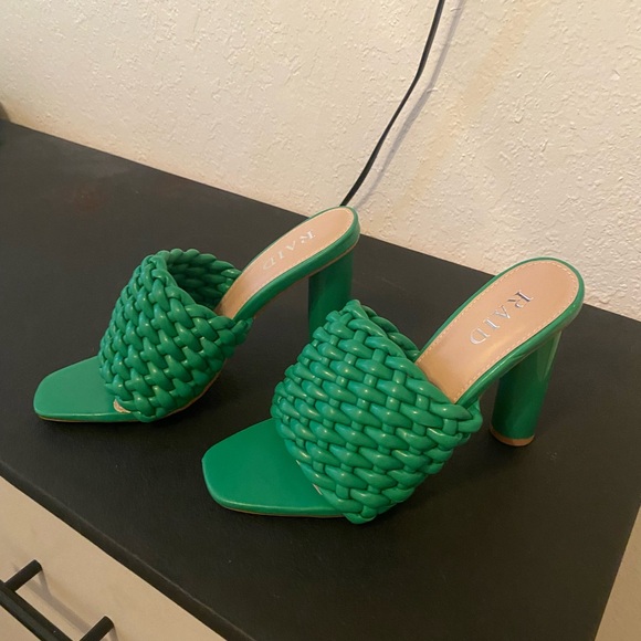 Heels - Picture 2 of 2